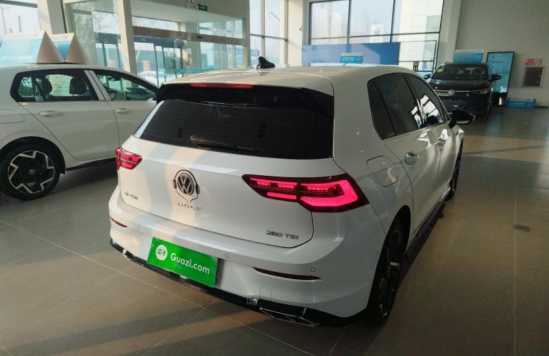 Volkswagen Golf 280TSI DSG R-Line