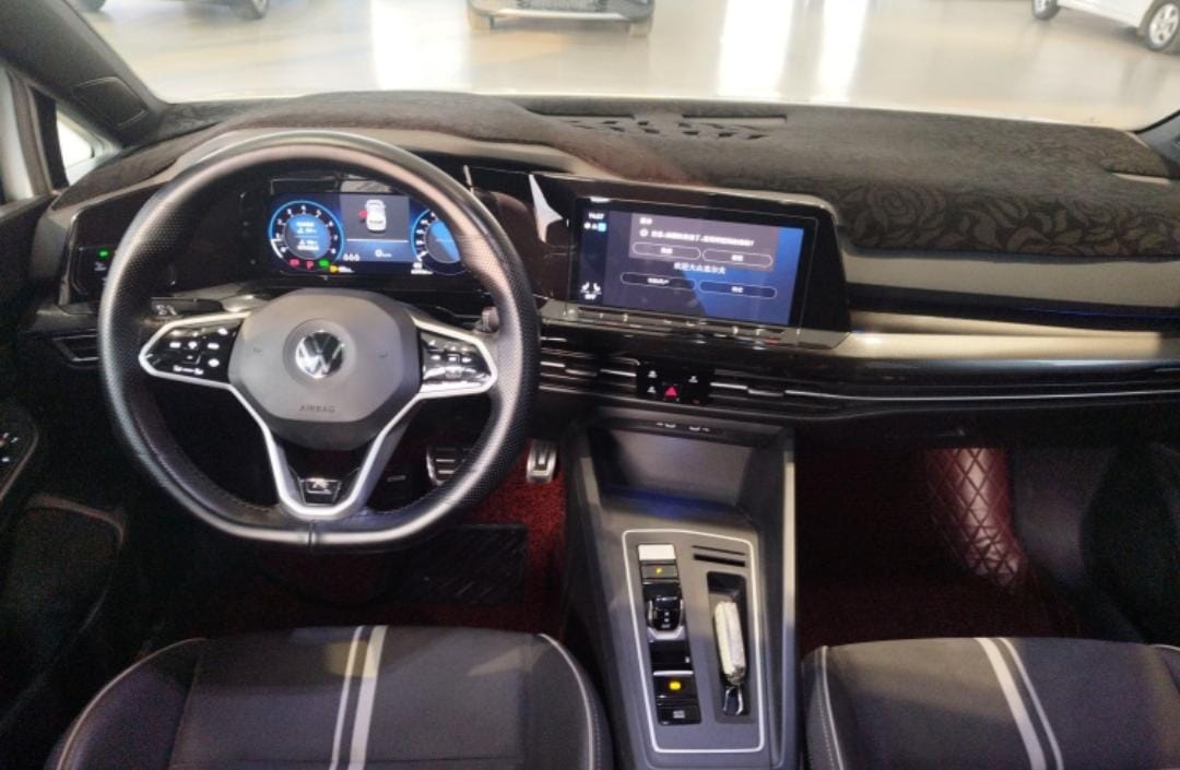 Volkswagen Golf 280TSI DSG R-Line