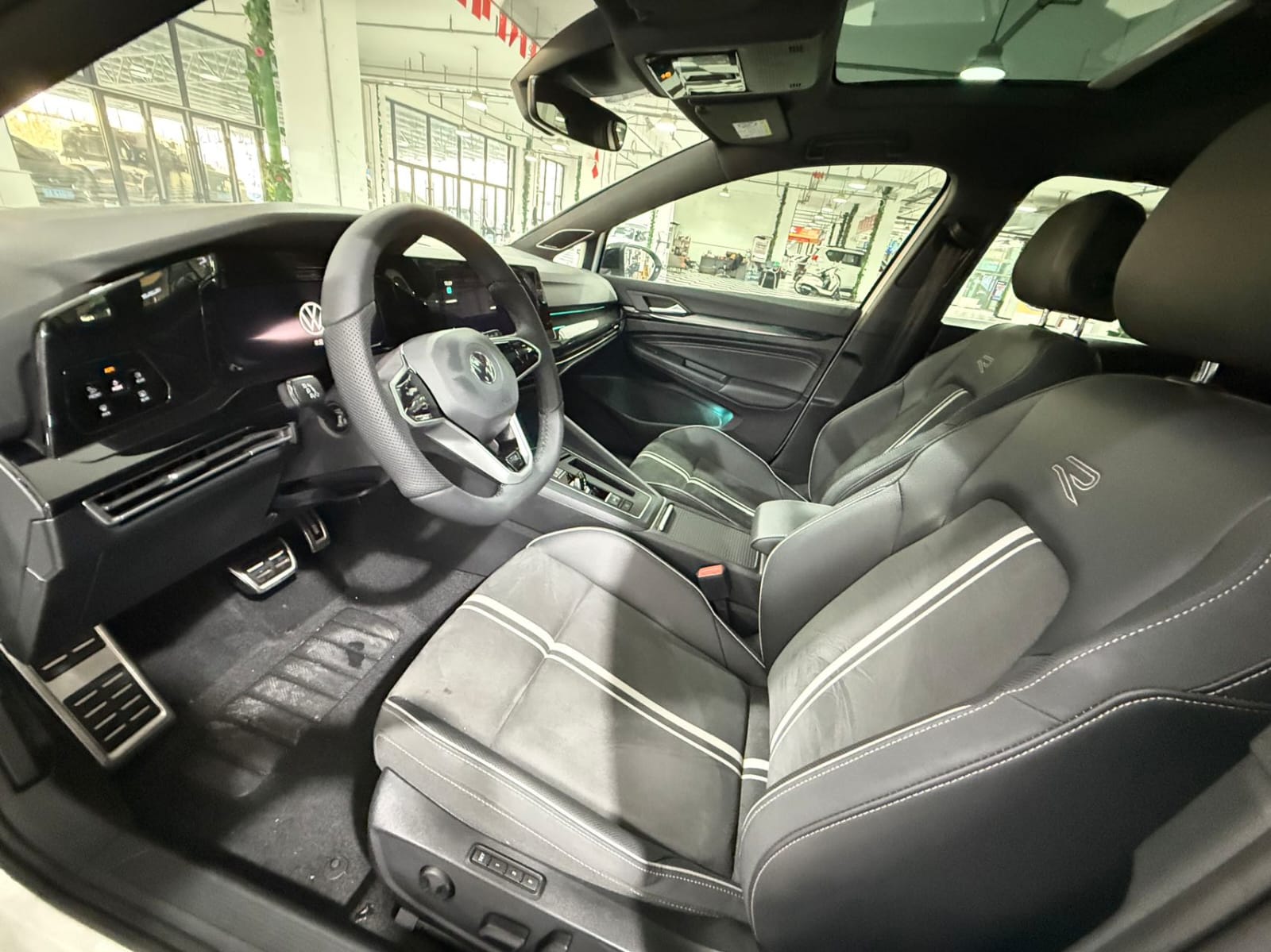 Volkswagen Golf 280TSI DSG R-Line (8-е поколение)