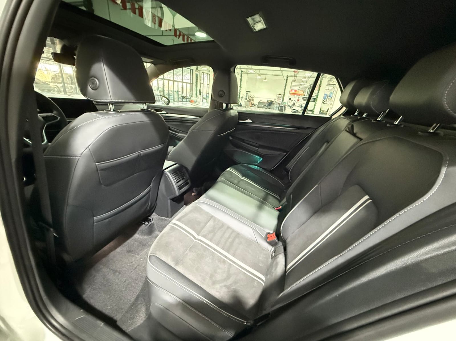 Volkswagen Golf 280TSI DSG R-Line (8-е поколение)