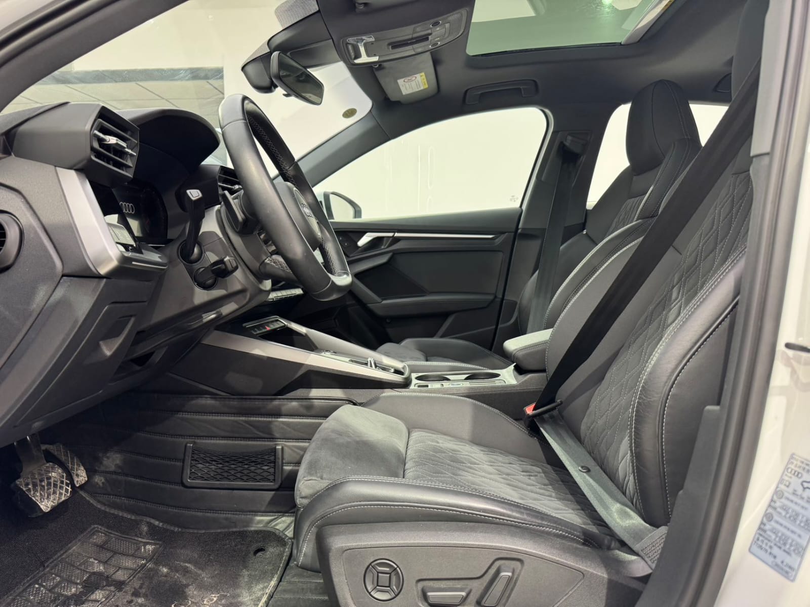 Audi A3L Limousine 35 TFSI Luxury Sport Edition