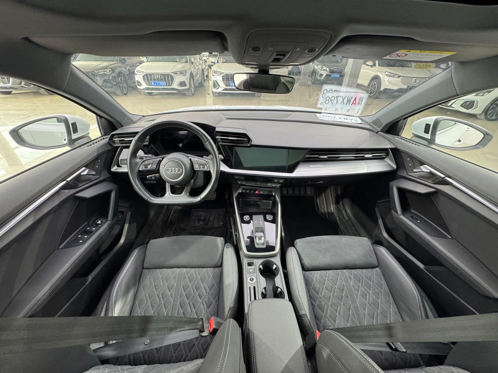 Audi A3L Limousine 35 TFSI Luxury Sport Edition