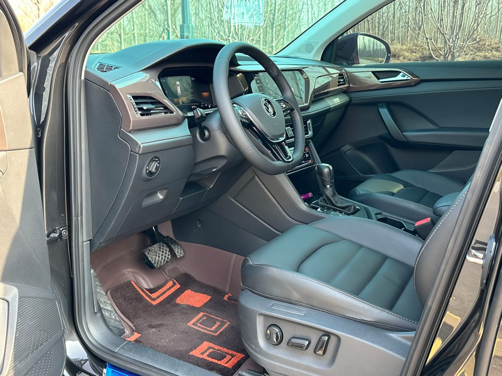 Volkswagen Tharu 280TSI Luxury Edition