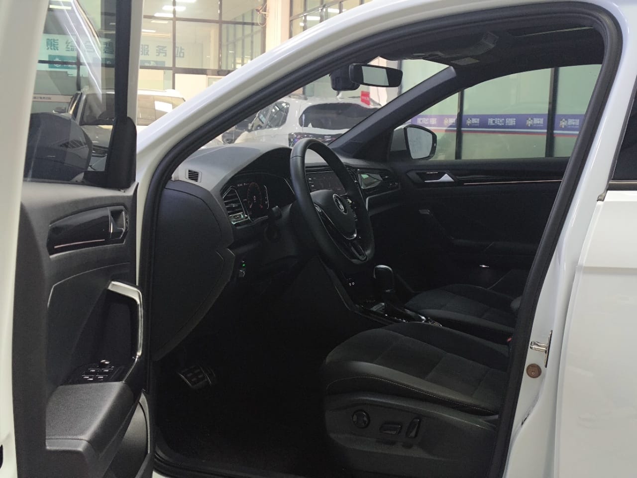 Volkswagen T-Roc Tango 280TSI DSG