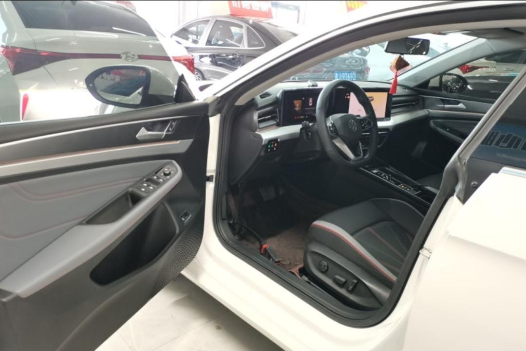 Volkswagen Lamando L 280TSI DSG Cool Hot Version