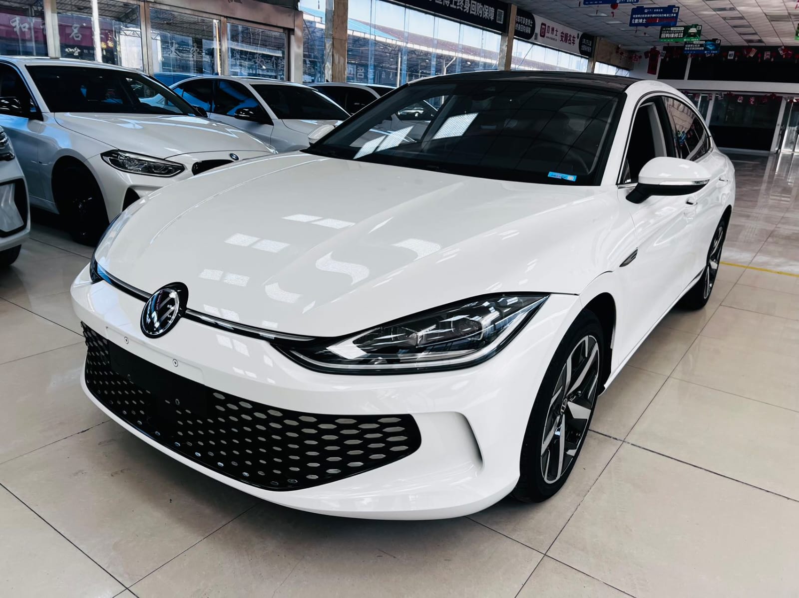 Volkswagen Lamando L 280TSI DSG Cool Hot Version