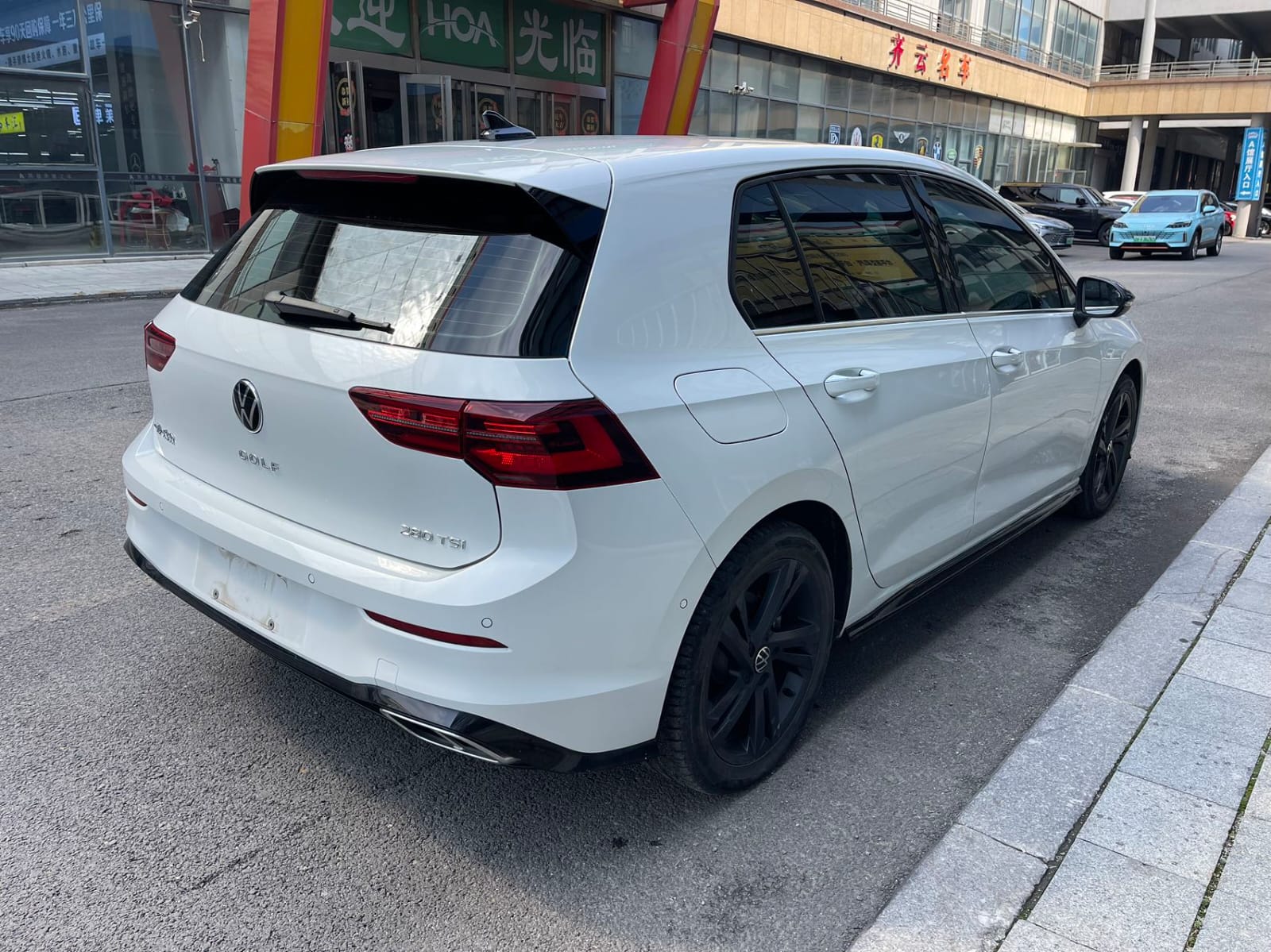 Volkswagen Golf 280TSI DSG R-Line