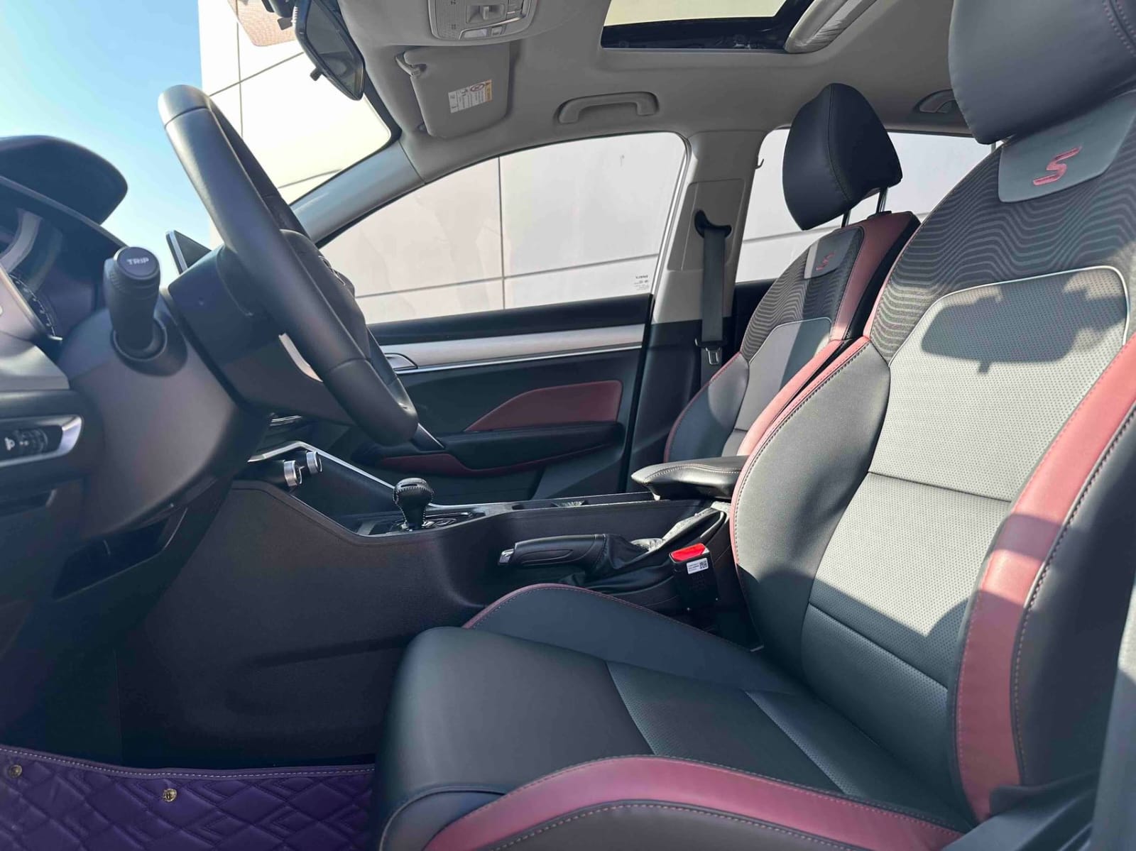 Geely Coolray 1.4T DCT Platinum Edition