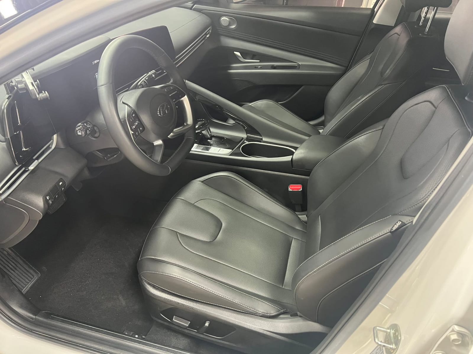 Hyundai Elantra 1.5L CVT Premium Edition