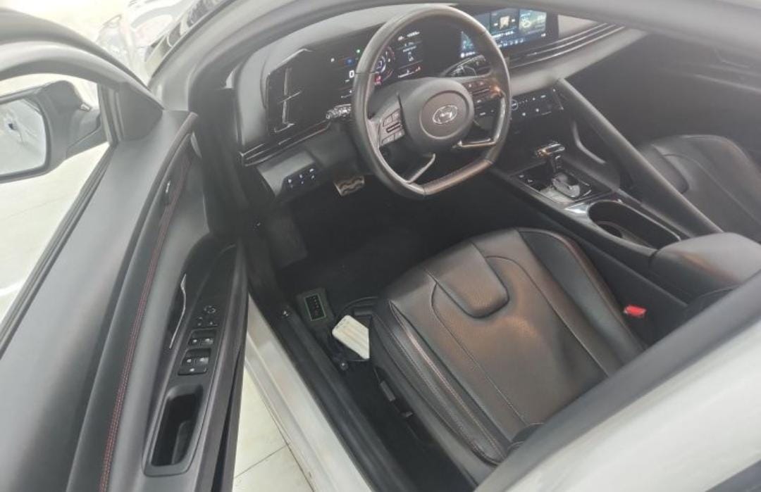 Hyundai Elantra 240TGDi DCT LUX Premium Edition