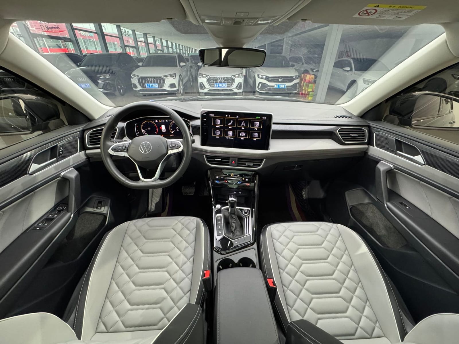 Volkswagen Tayron 280TSI Deluxe PLUS Premium Edition