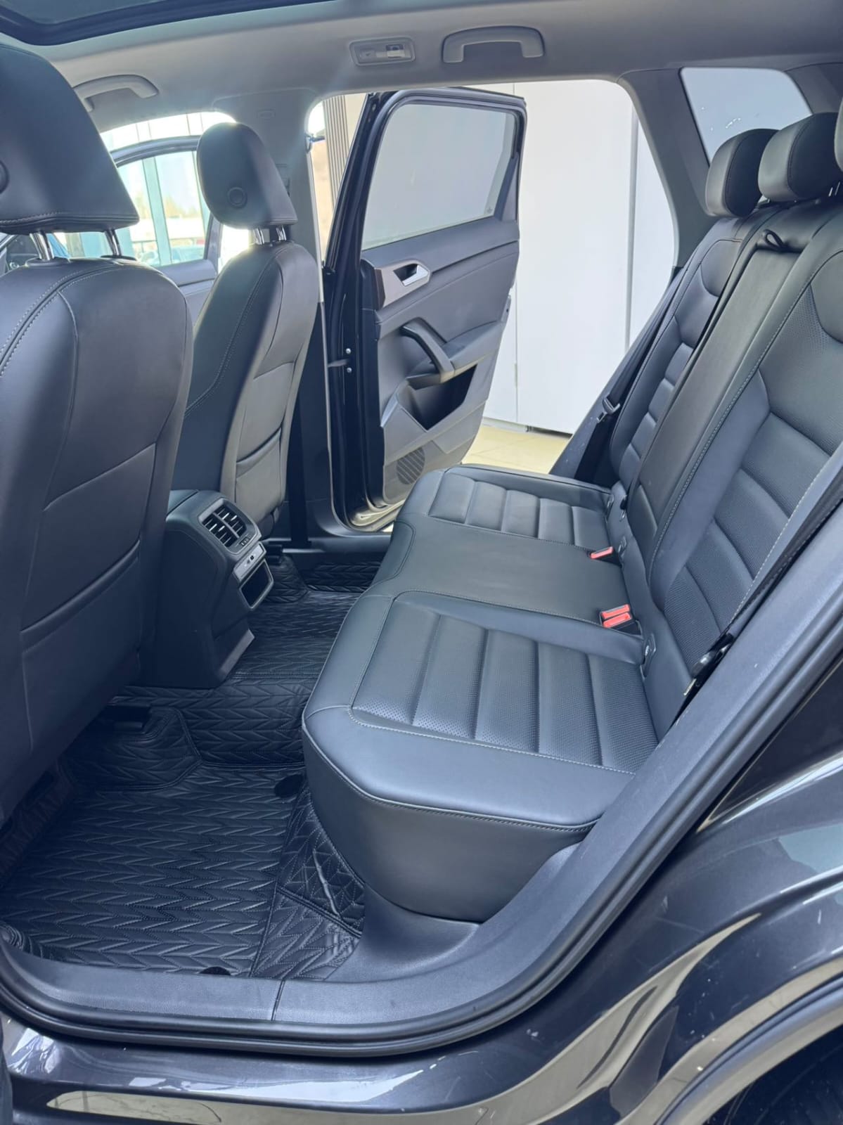 Volkswagen Tharu 280TSI Deluxe Edition