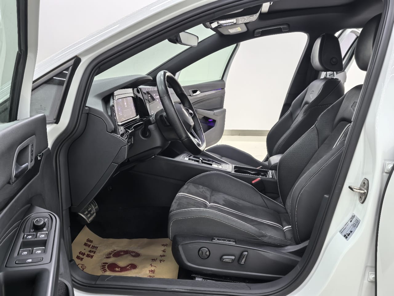 Volkswagen Golf 280TSI DSG R-Line