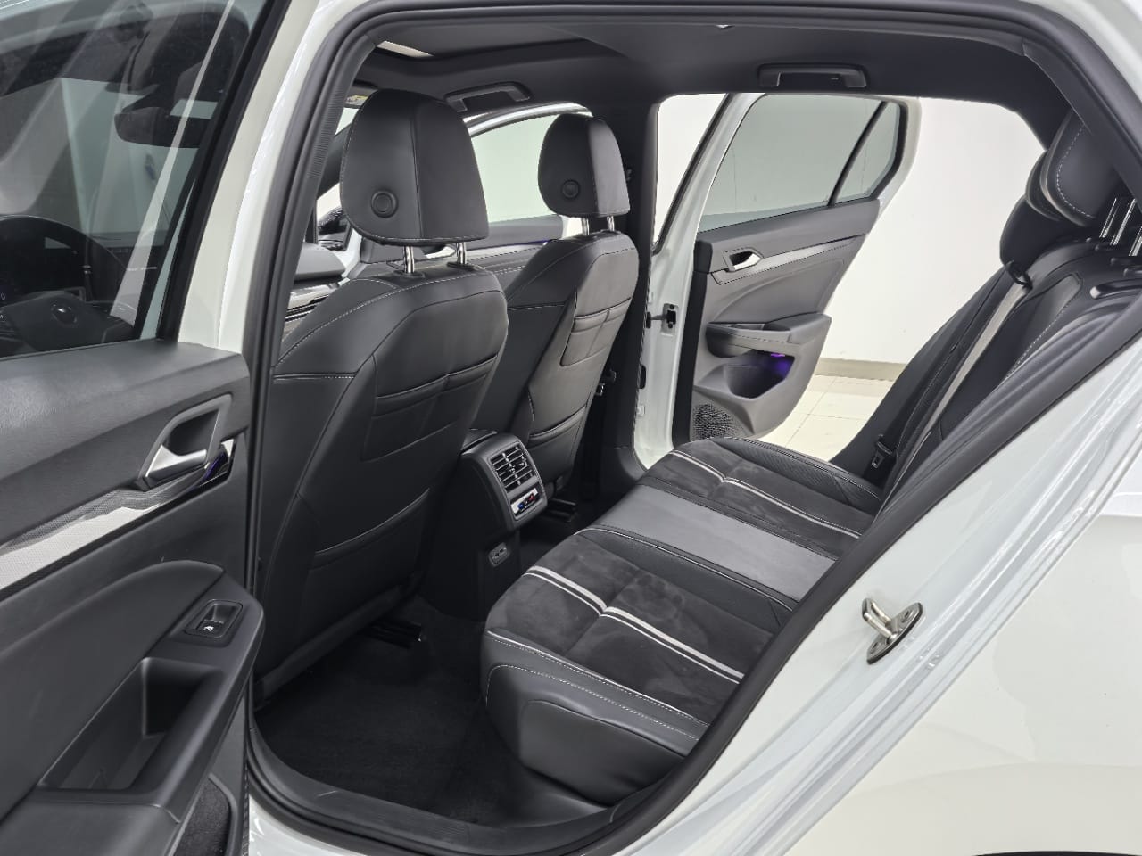 Volkswagen Golf 280TSI DSG R-Line