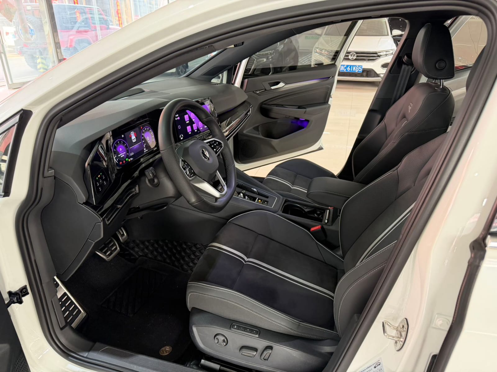 Volkswagen Golf 280TSI DSG R-Line