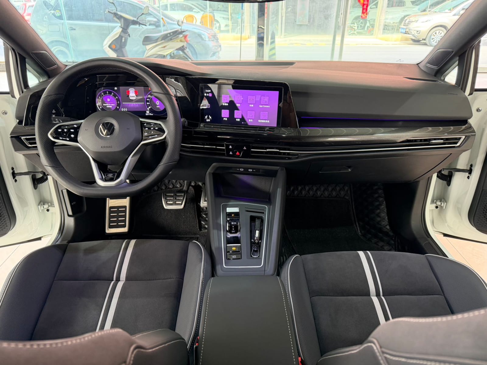 Volkswagen Golf 280TSI DSG R-Line