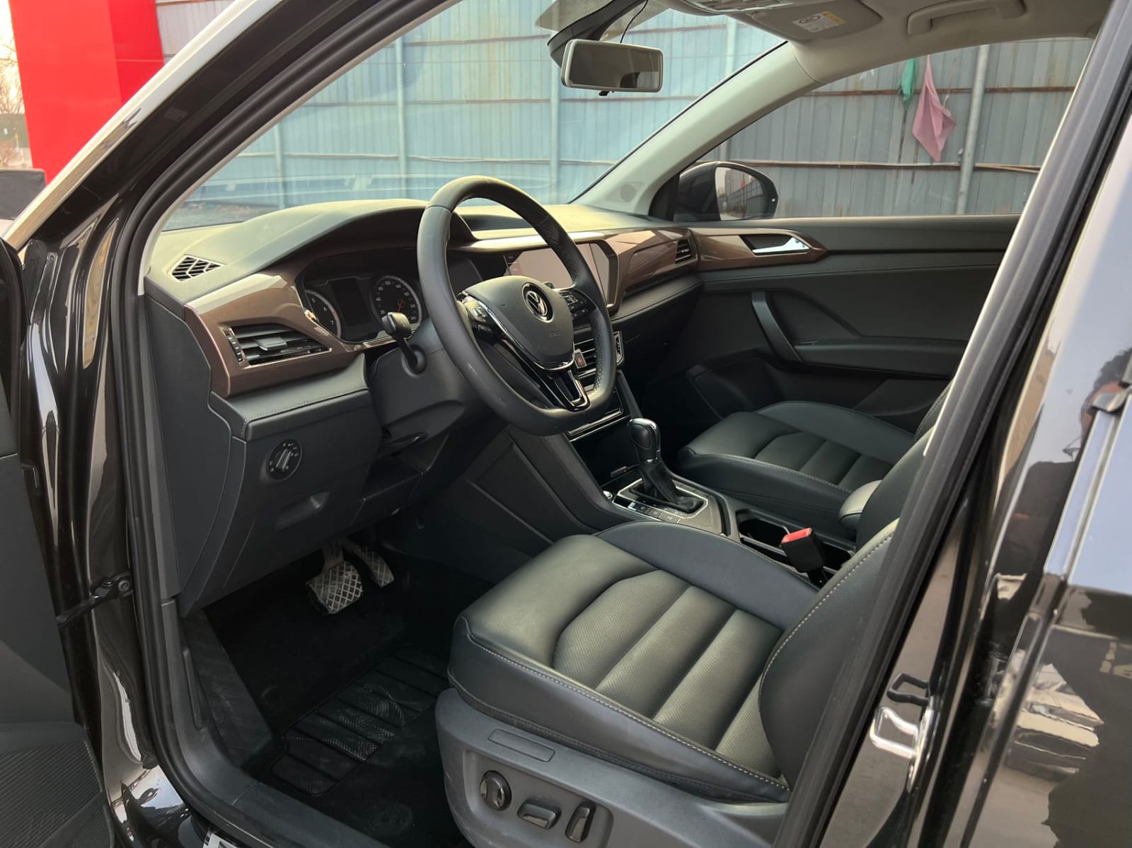 Volkswagen Tharu 280TSI Deluxe Edition