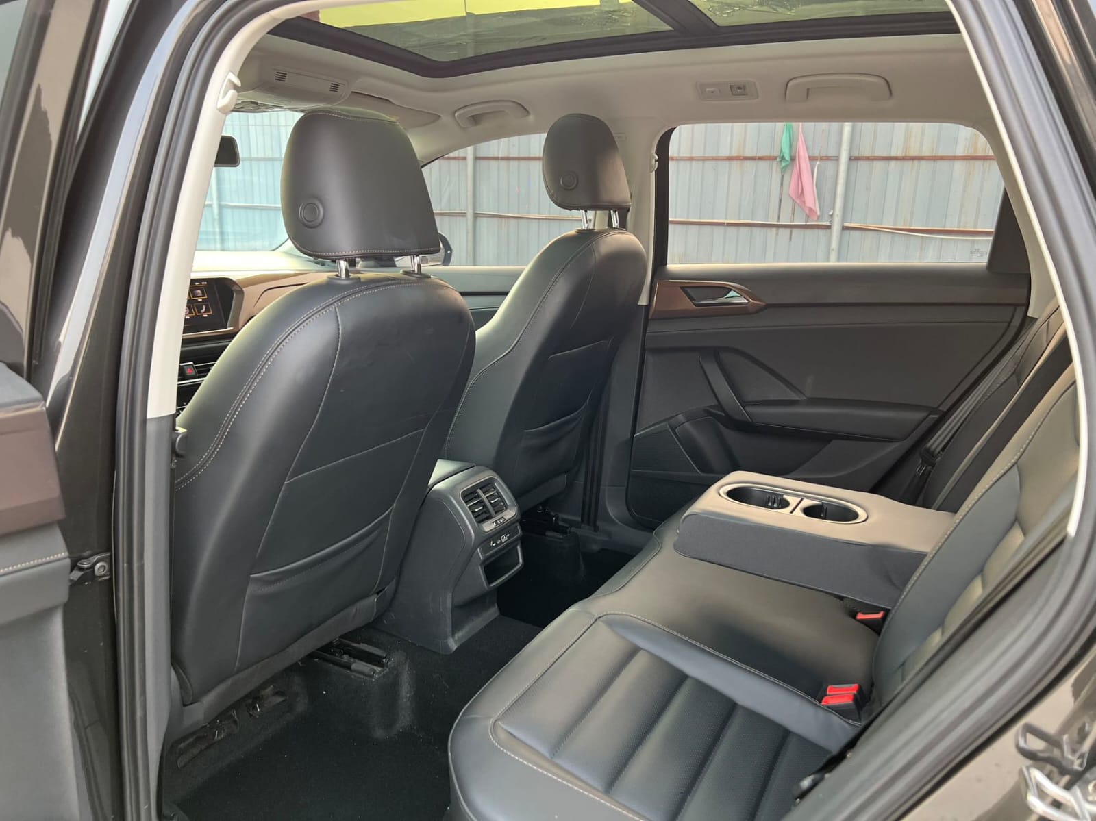 Volkswagen Tharu 280TSI Deluxe Edition