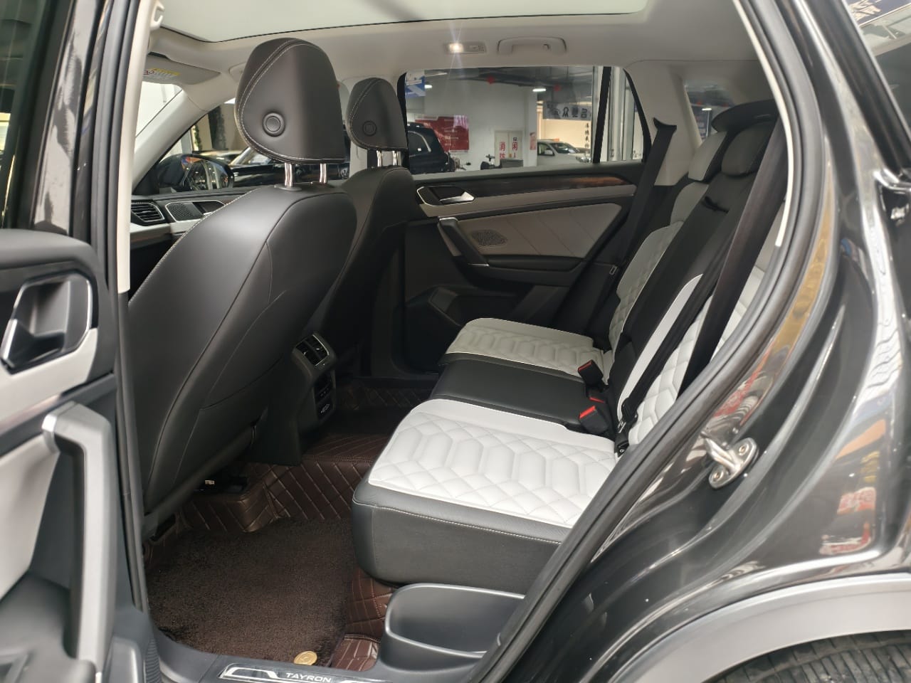 Volkswagen Tayron 280TSI Deluxe Edition