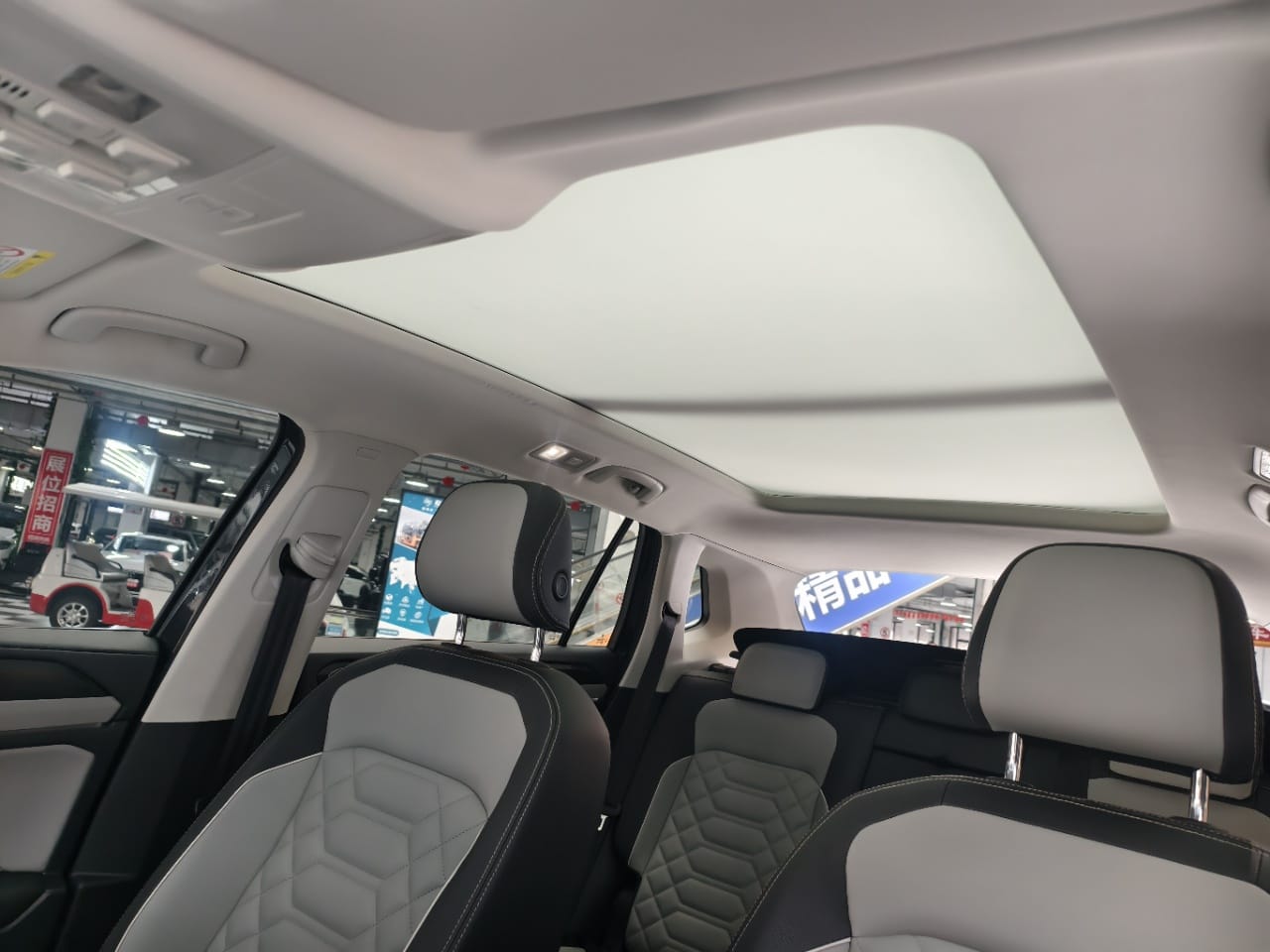 Volkswagen Tayron 280TSI Deluxe Edition