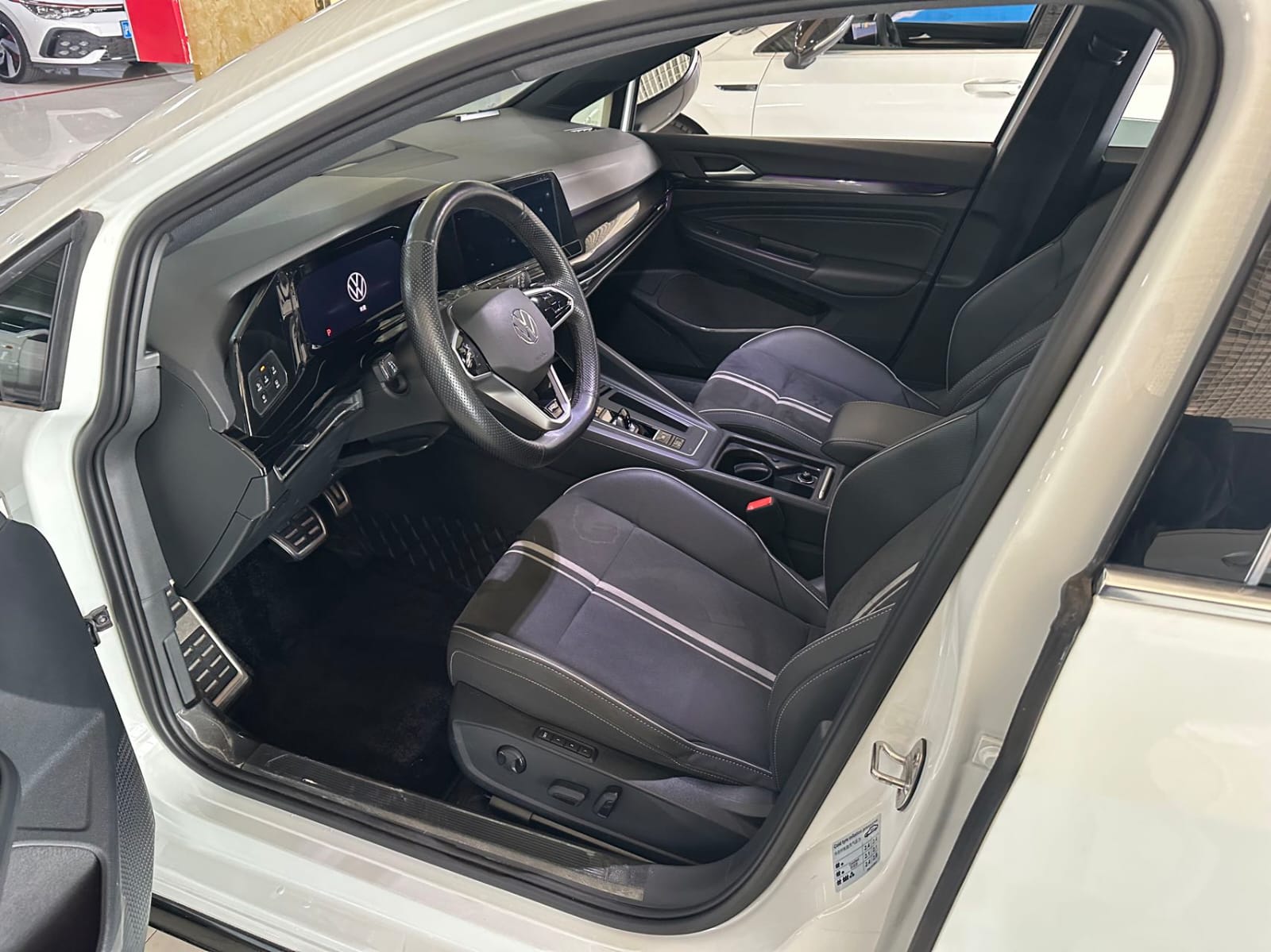 Volkswagen Golf 280TSI DSG R-Line