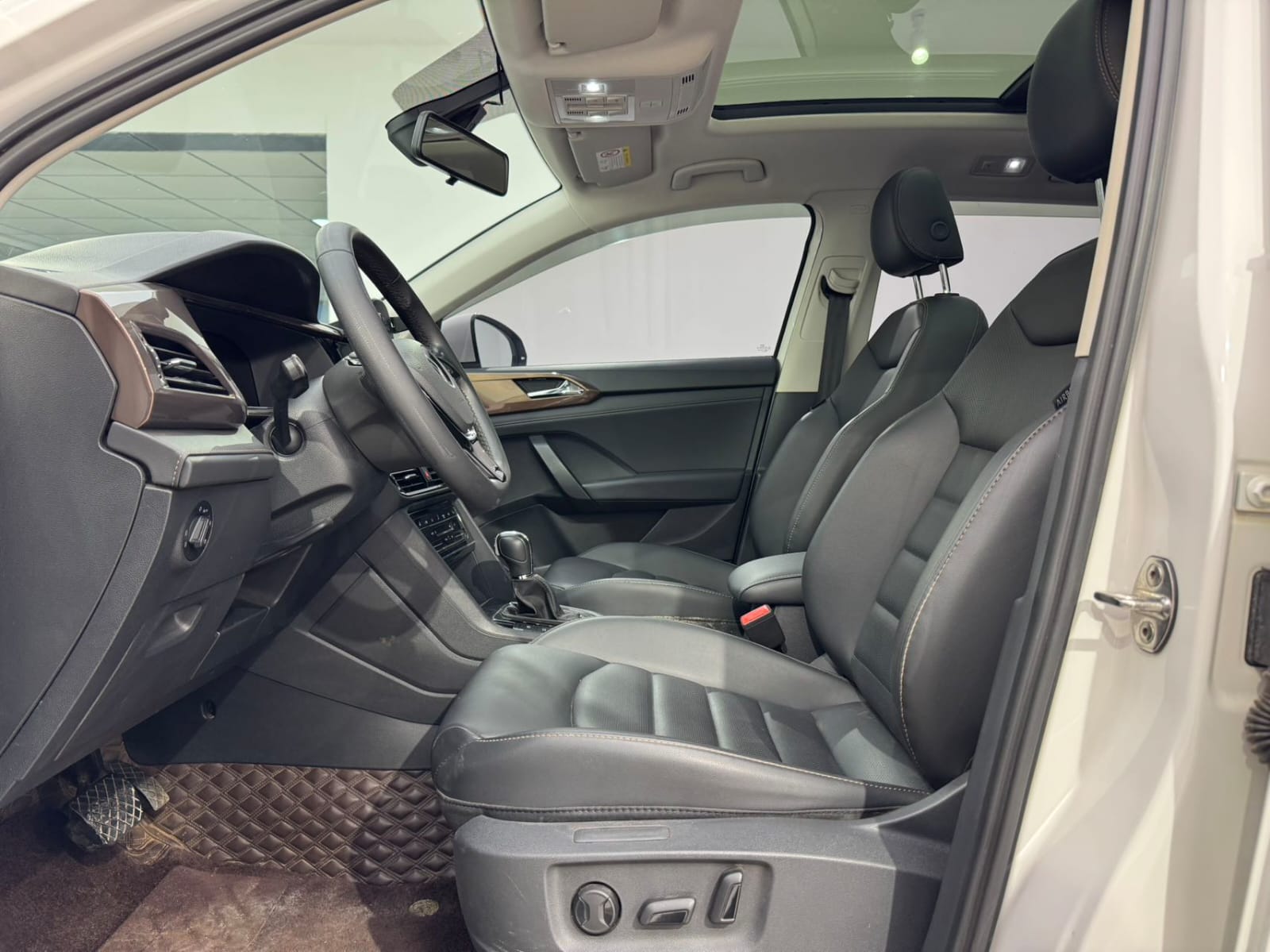 Volkswagen Tharu 280TSI Deluxe Edition PLUS