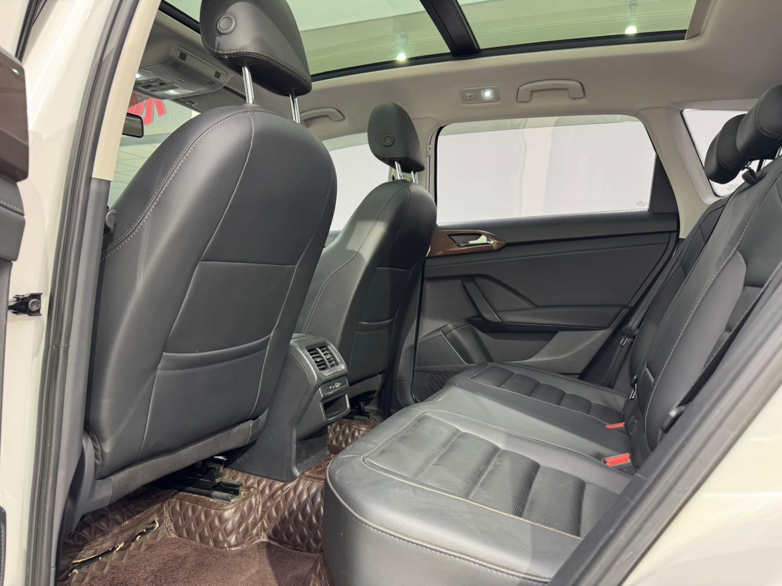 Volkswagen Tharu 280TSI Deluxe Edition PLUS