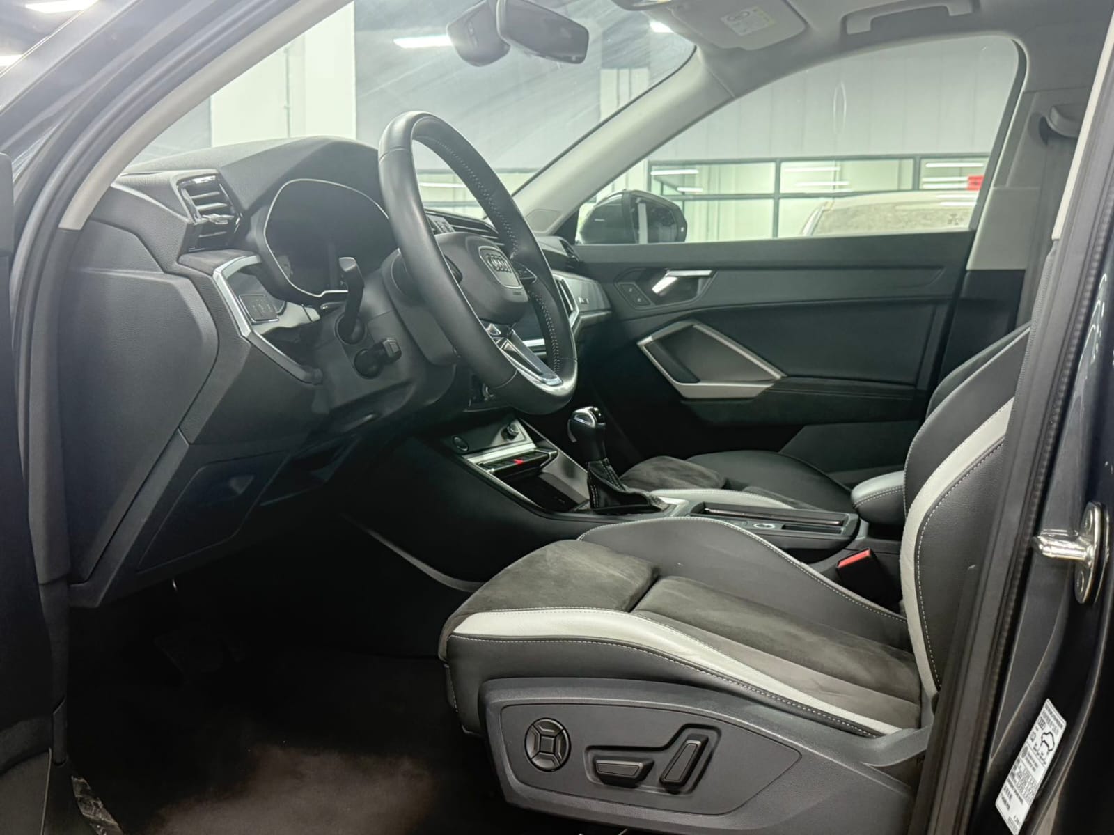 Audi Q3 35 TFSI Stylish and Dynamic Edition