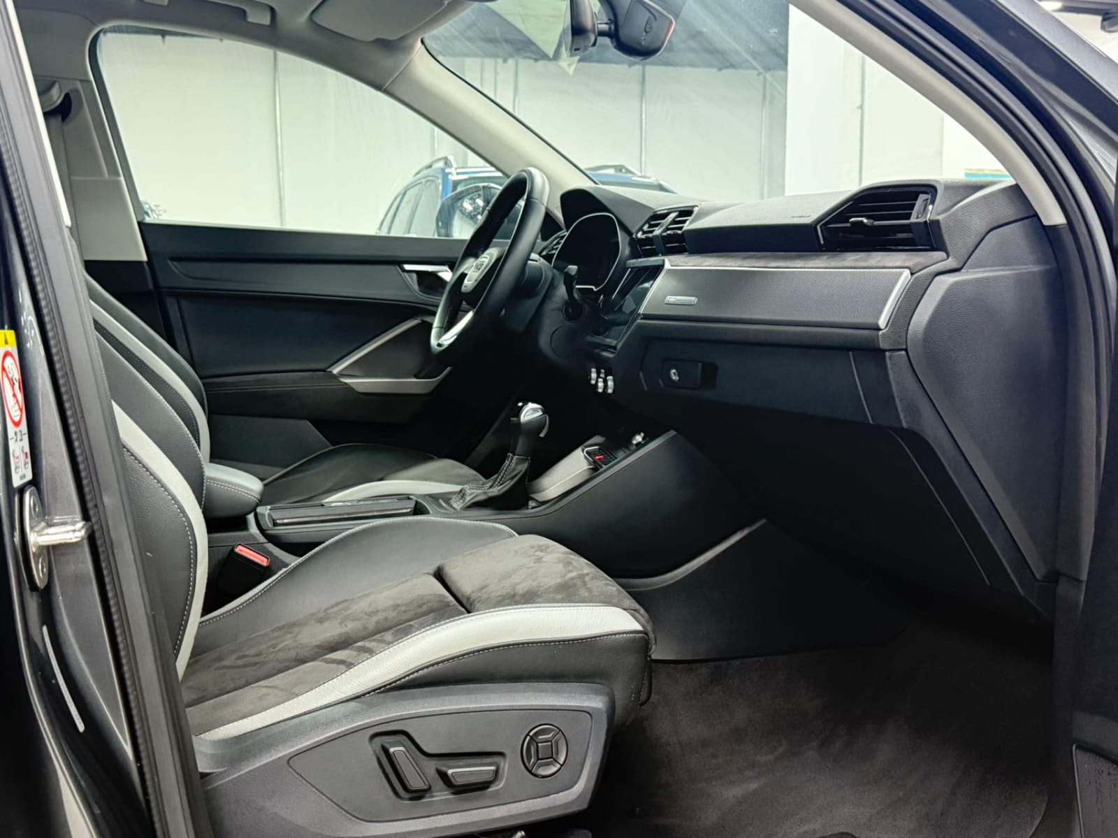 Audi Q3 35 TFSI Stylish and Dynamic Edition