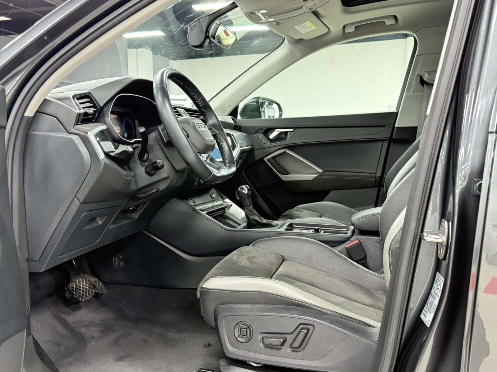 Audi Q3 35 TFSI Stylish and Dynamic Edition