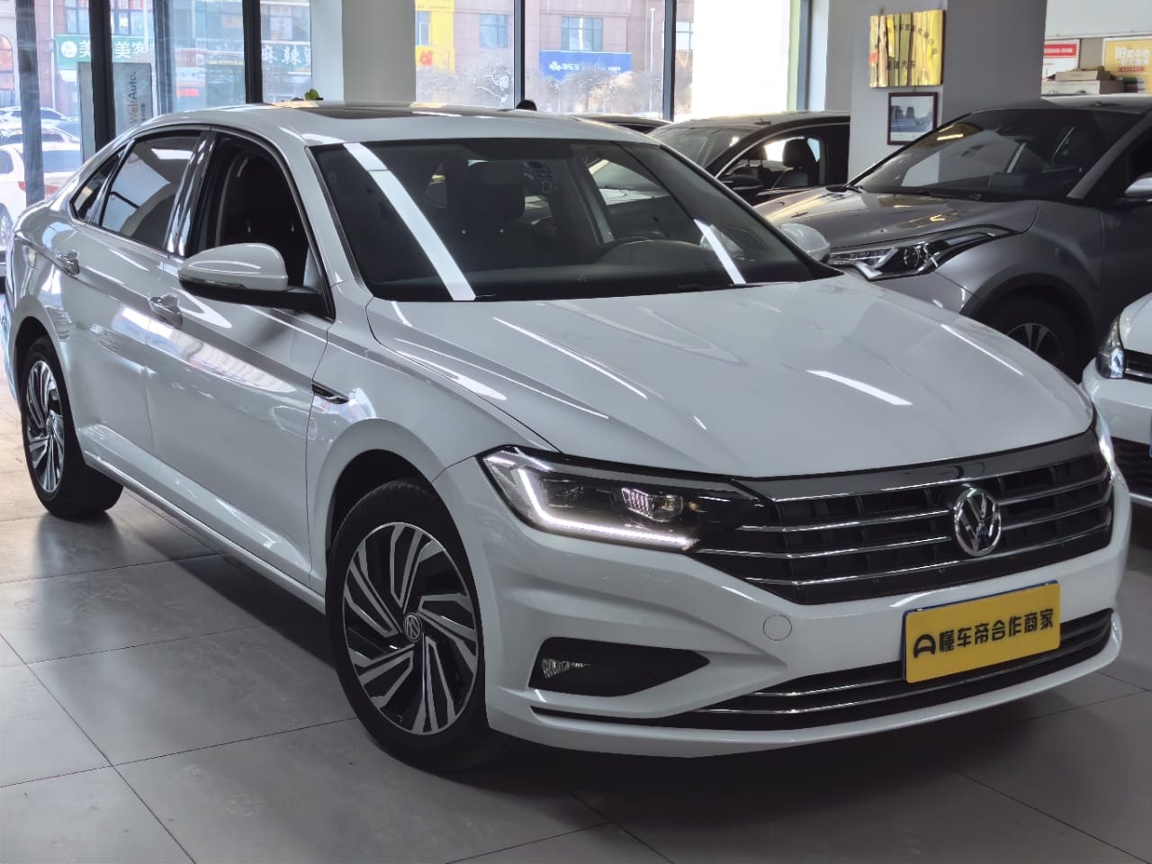 Volkswagen Sagitar 280TSI DSG Overpass Edition