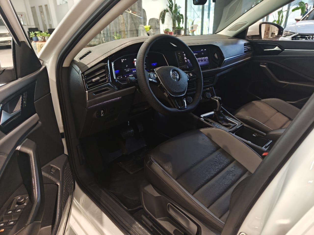 Volkswagen Sagitar 280TSI DSG Overpass Edition