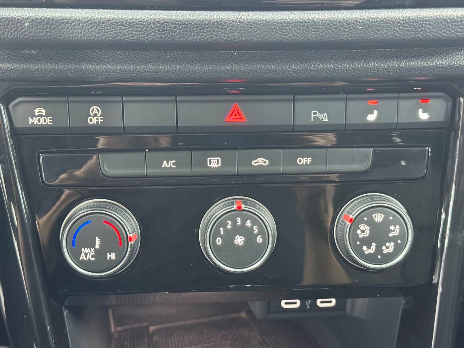 Volkswagen T-Roc 280TSI DSG Comfort 30th Anniversary Edition