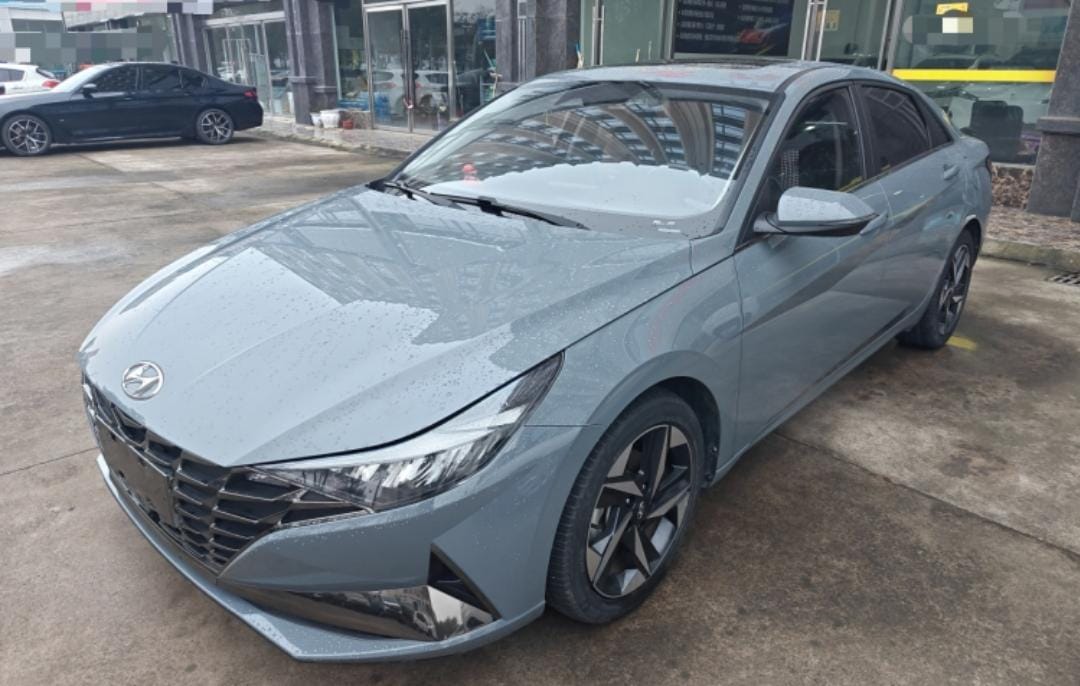 Hyundai Elantra 1.5L CVT LUX Premium Edition