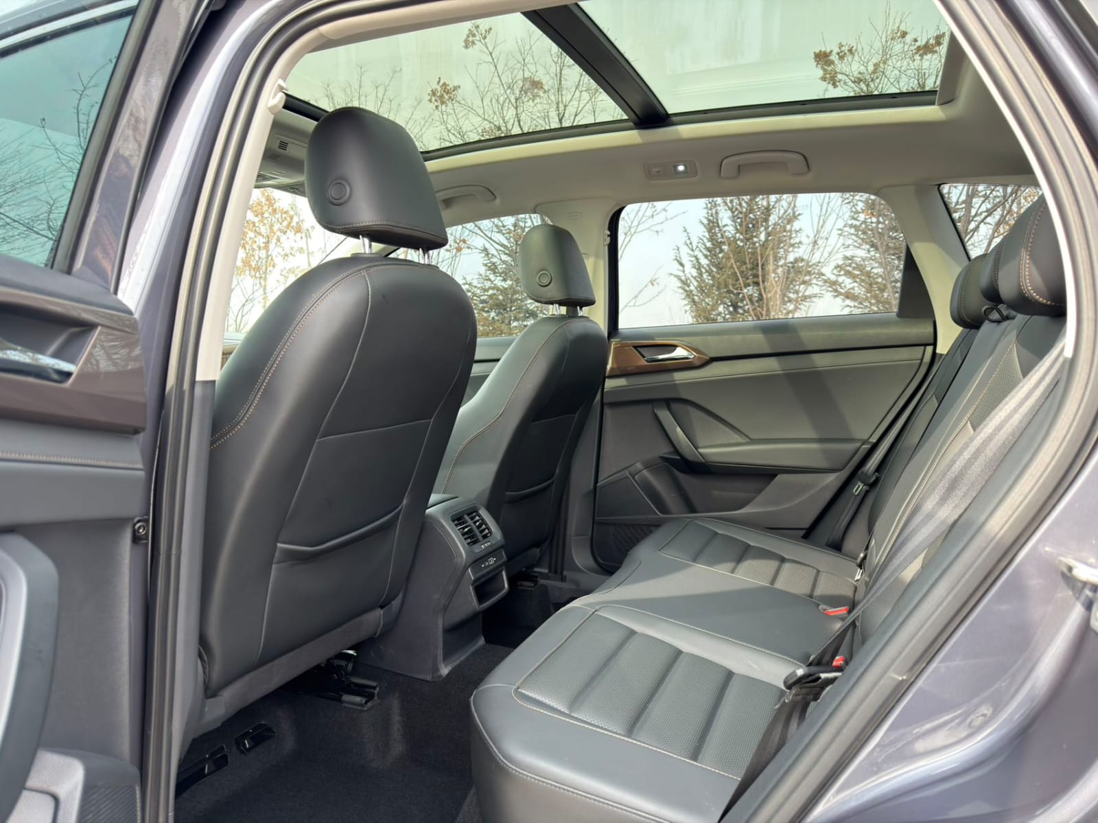 Volkswagen Tharu 280TSI Luxury Edition