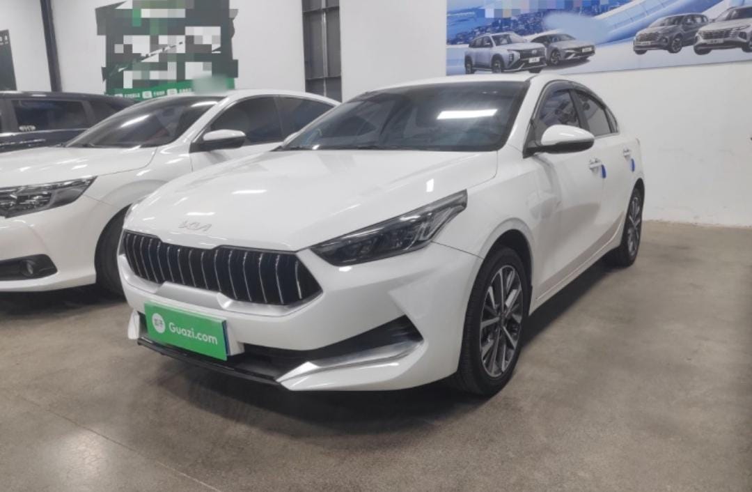 Kia K3 1.5L CVT модная версия