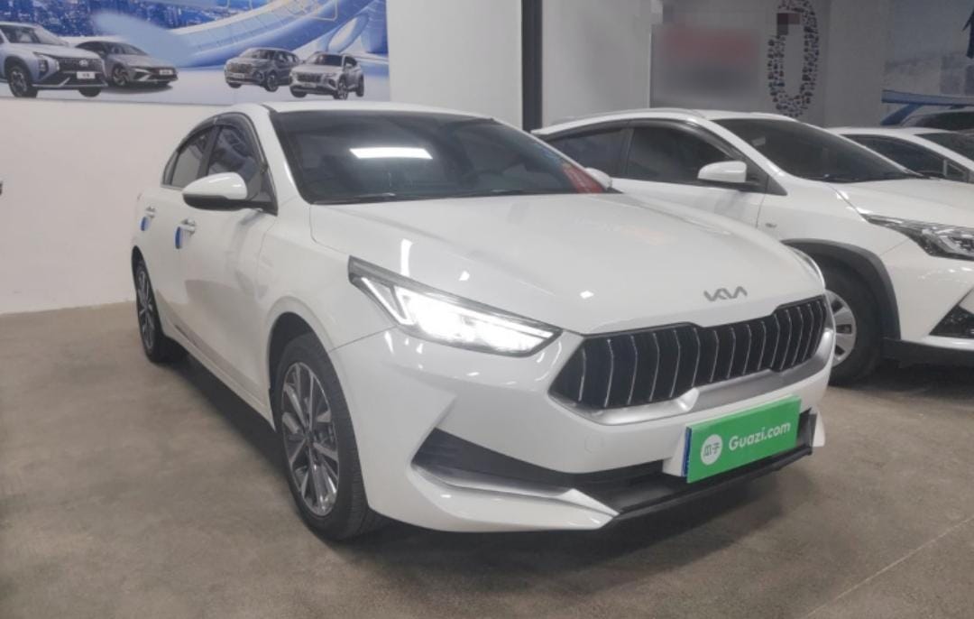 Kia K3 1.5L CVT модная версия