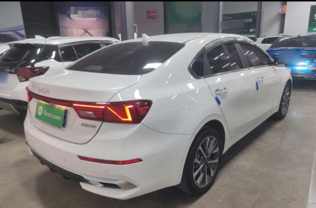 Kia K3 1.5L CVT модная версия