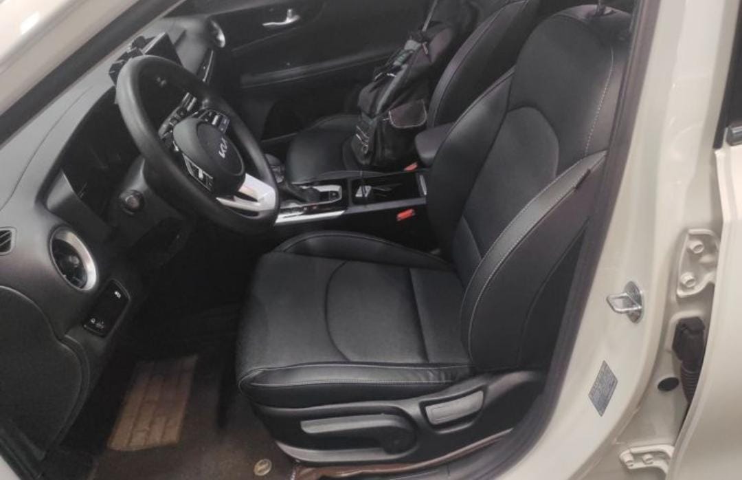 Kia K3 1.5L CVT модная версия