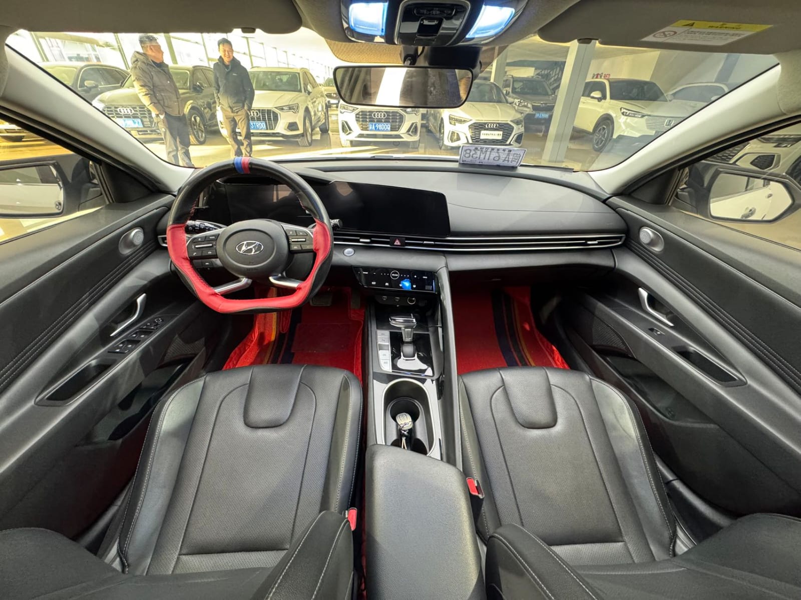 Hyundai Elantra 1.5L CVT LUX Premium Edition