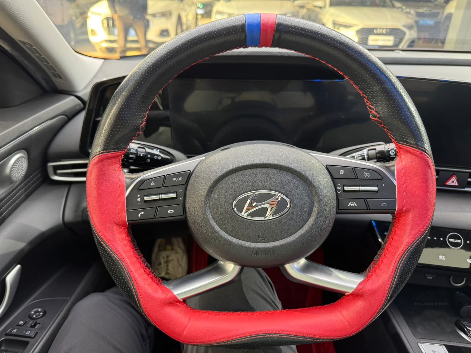 Hyundai Elantra 1.5L CVT LUX Premium Edition