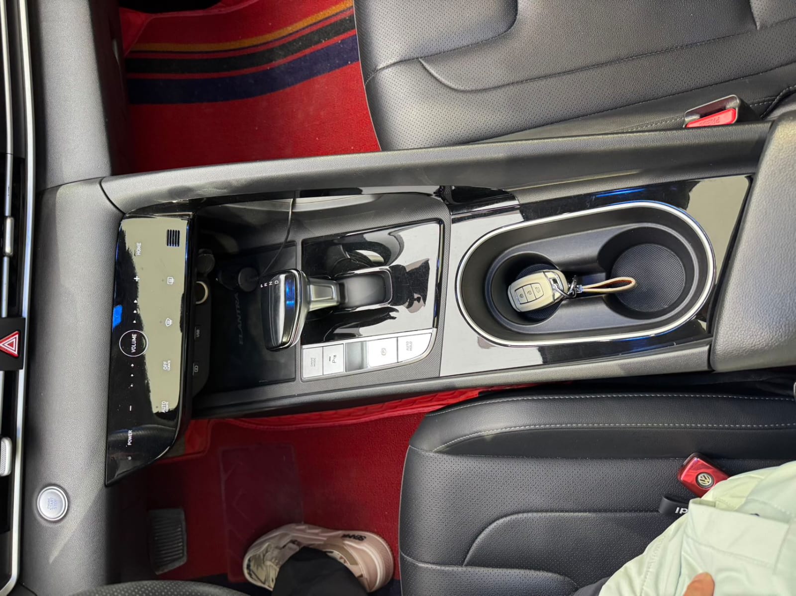 Hyundai Elantra 1.5L CVT LUX Premium Edition