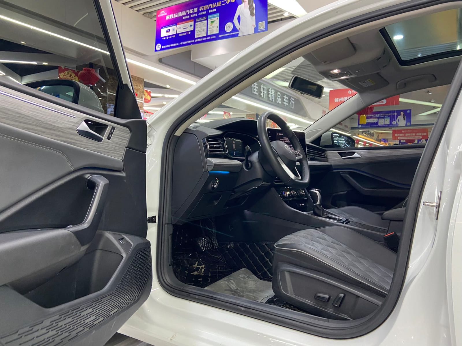 Volkswagen Sagitar 280TSI DSG Overpass Lite Edition