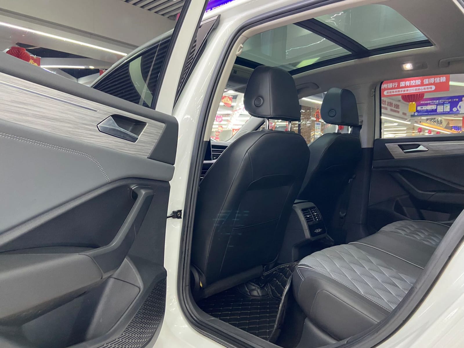 Volkswagen Sagitar 280TSI DSG Overpass Lite Edition