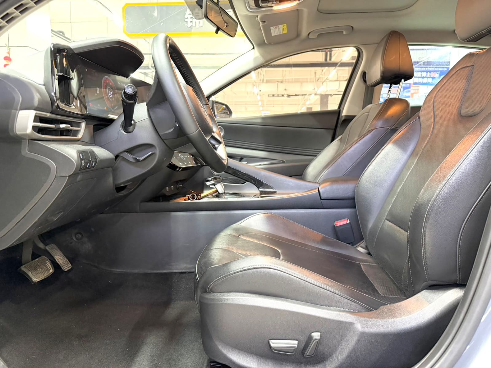 Hyundai Elantra 1.5L CVT Premium Edition