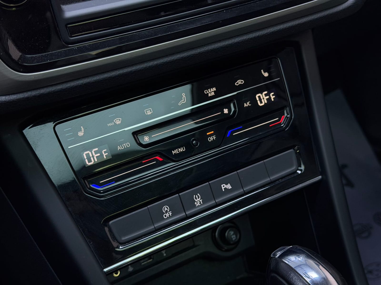 Volkswagen Touran L 280TSI DSG Extended Edition 6 мест