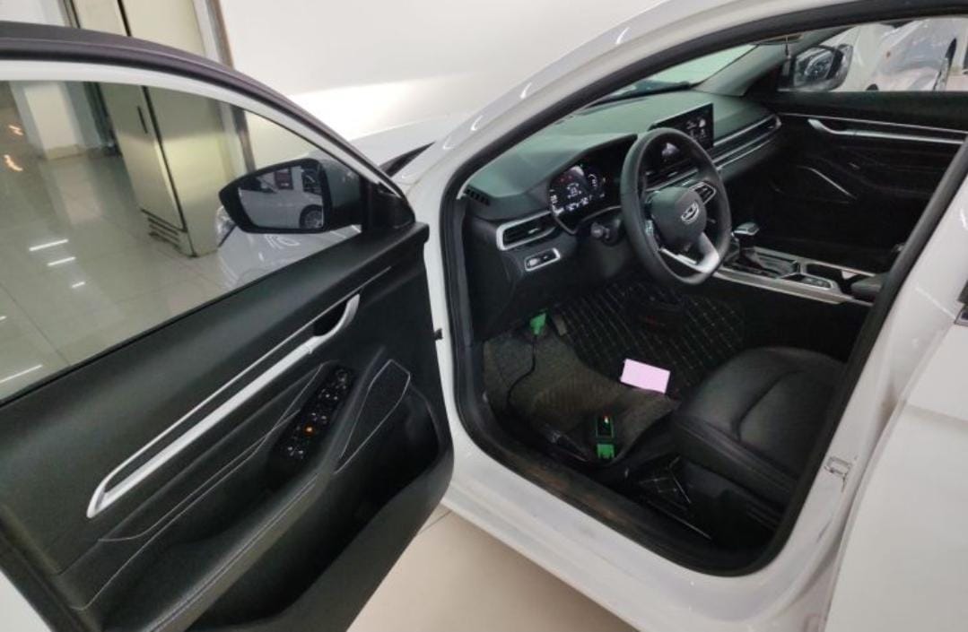 Geely Emgrand 1.5L CVT Premium Edition