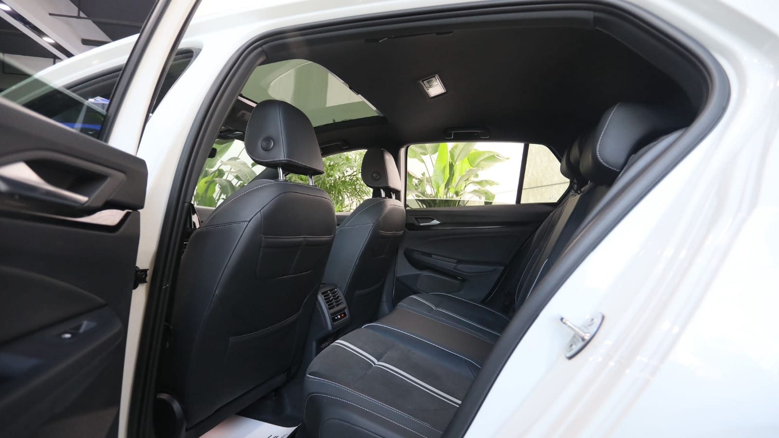 Volkswagen Golf 280TSI DSG R-Line Lite