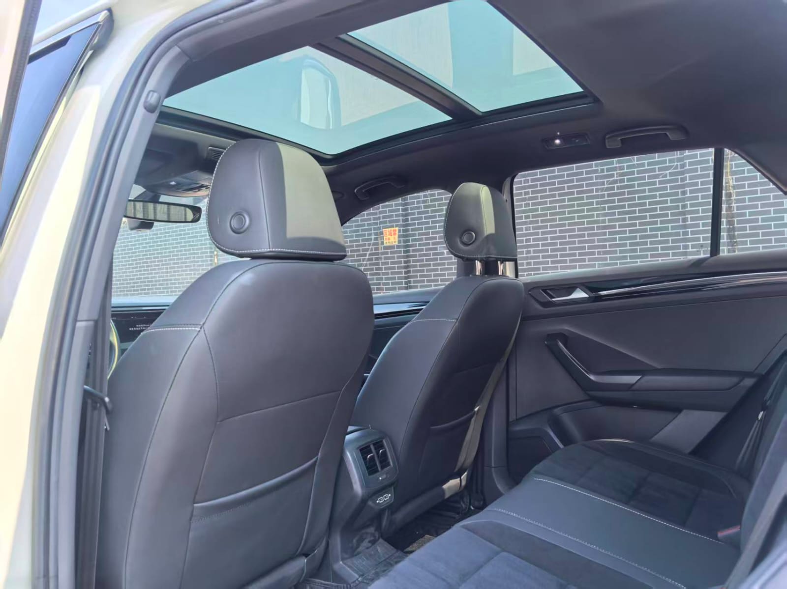 Volkswagen T-Roc Tango 280TSI DSG 4WD Luxury Intelligent Edition