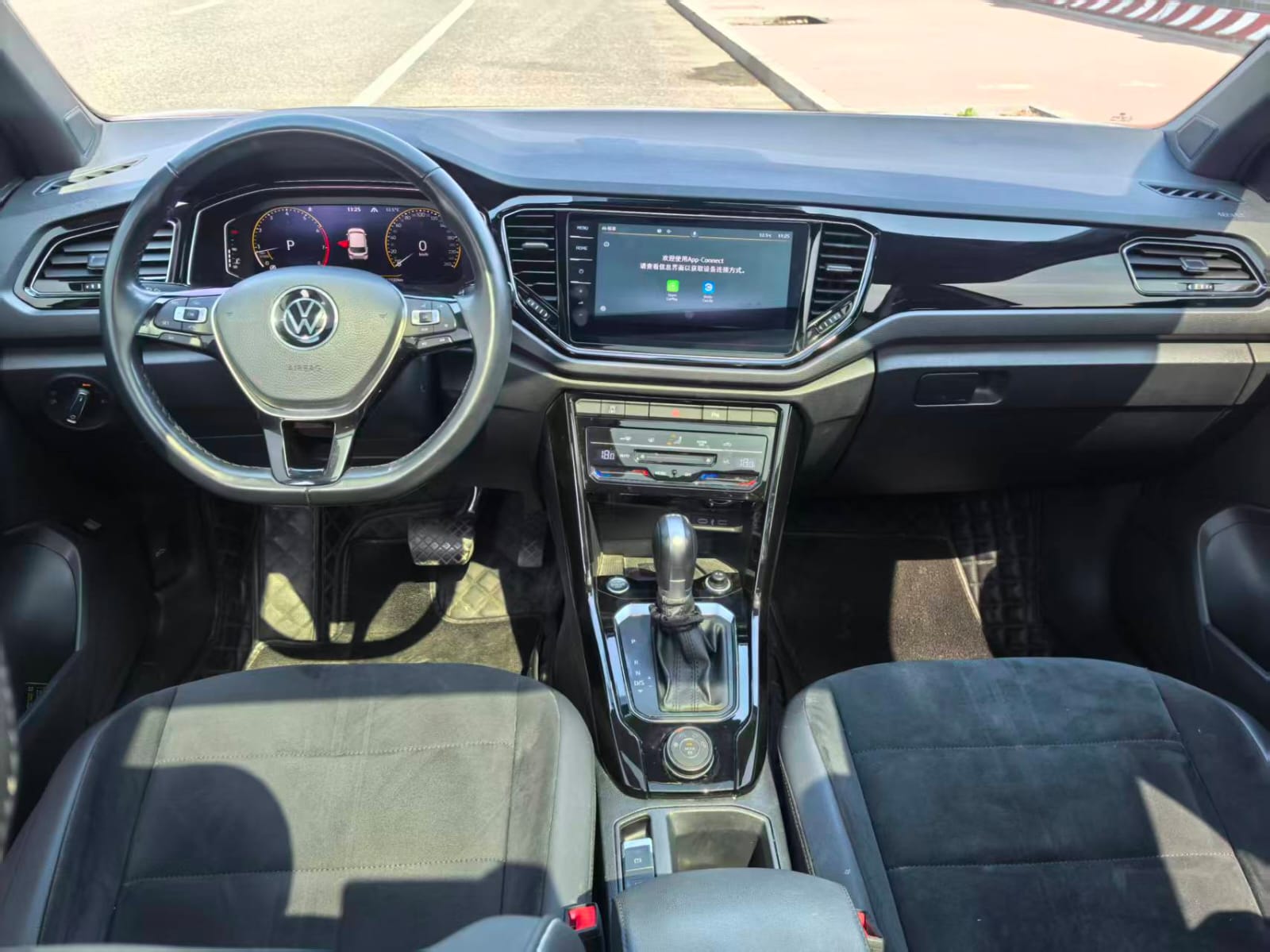 Volkswagen T-Roc Tango 280TSI DSG 4WD Luxury Intelligent Edition